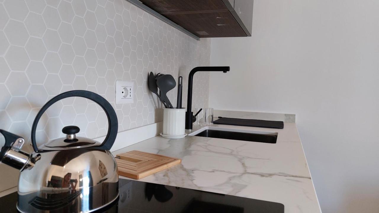 Apartamento Dimora San Bartolomeo - Design, Panoramic View & Culture Roma Exterior foto