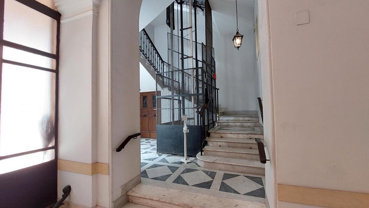 Apartamento Dimora San Bartolomeo - Design, Panoramic View & Culture Roma Exterior foto